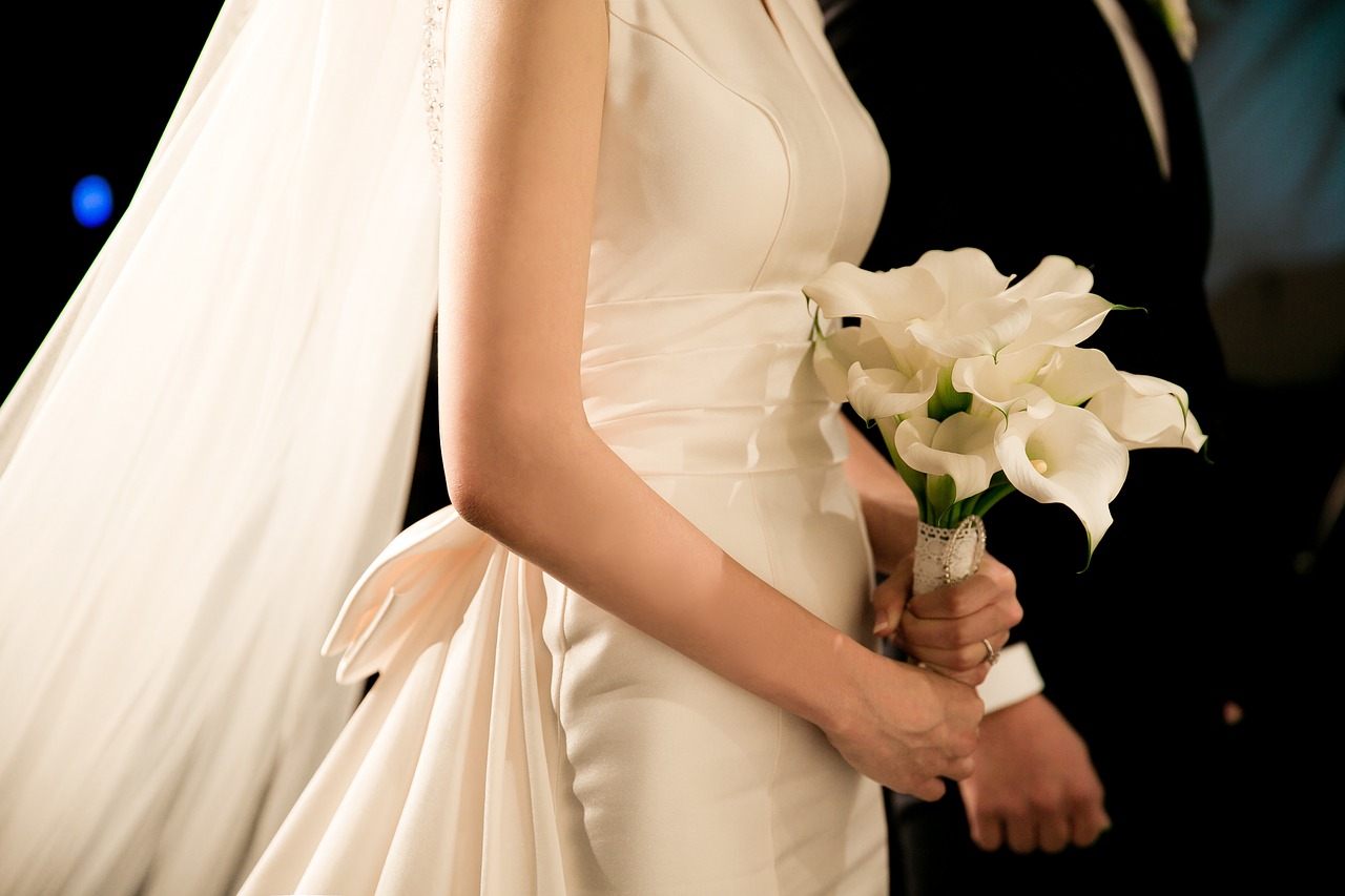 Jak wybrać idealną suknię ślubną? Suknie ślubne polskich projektantów